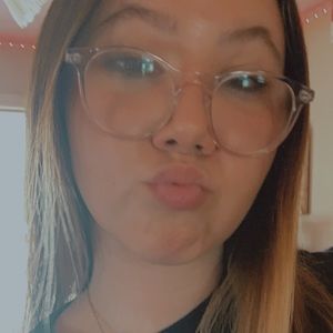 Meet your Posher, Mackenzie